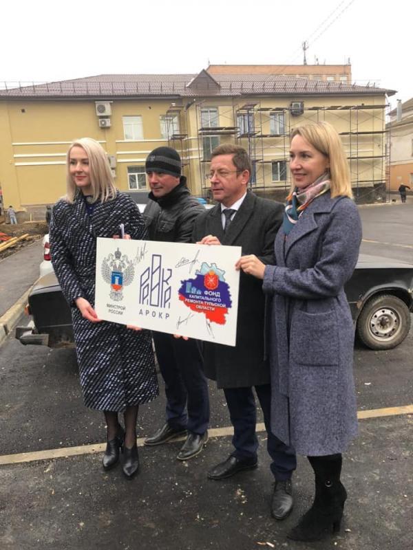 Торжественное открытие граффити с изображением Льва Толстого в рамках акции «Портрет памяти» (г. Тула)